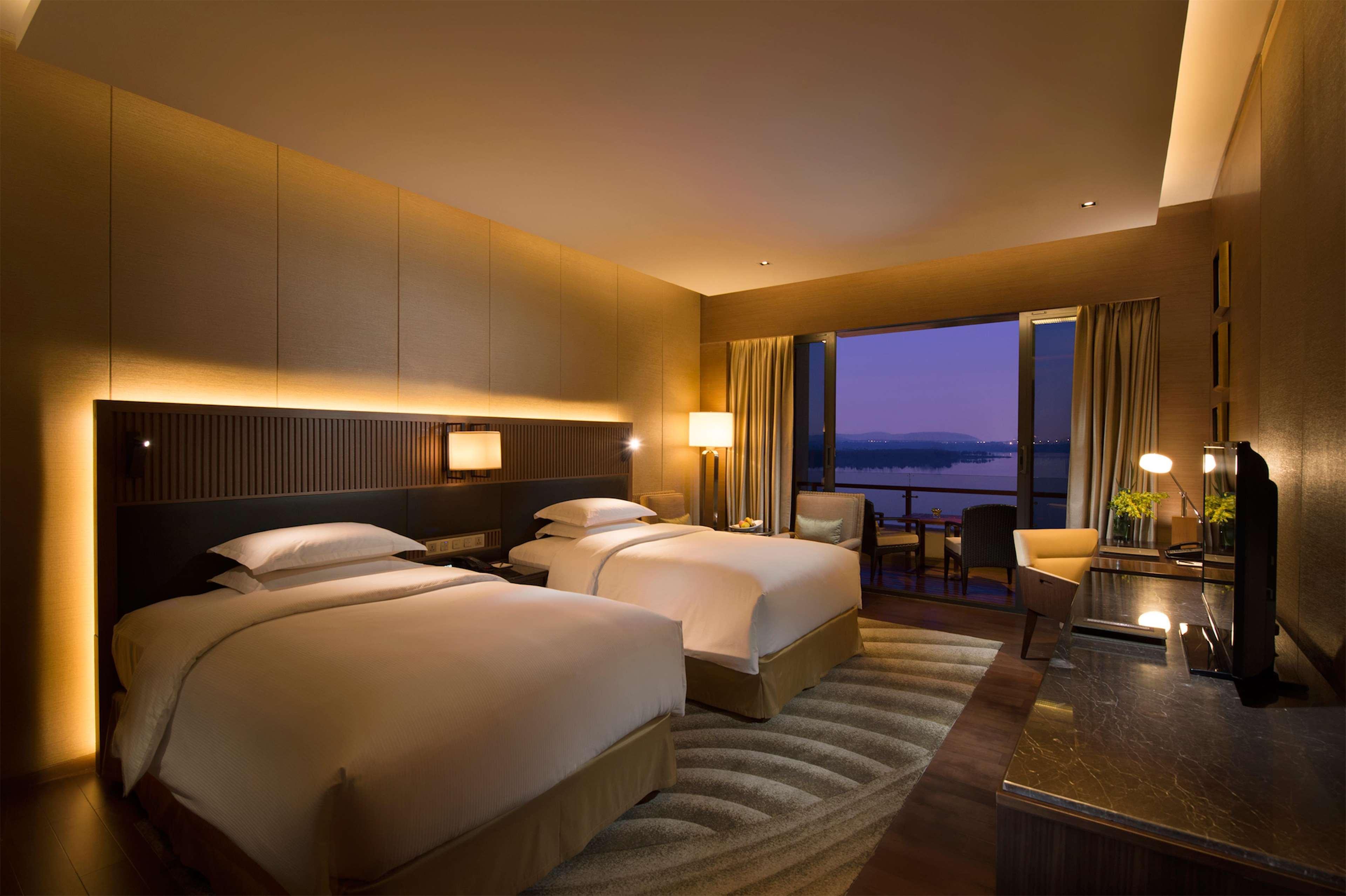 Hilton Wuhan Optics Valley Dış mekan fotoğraf