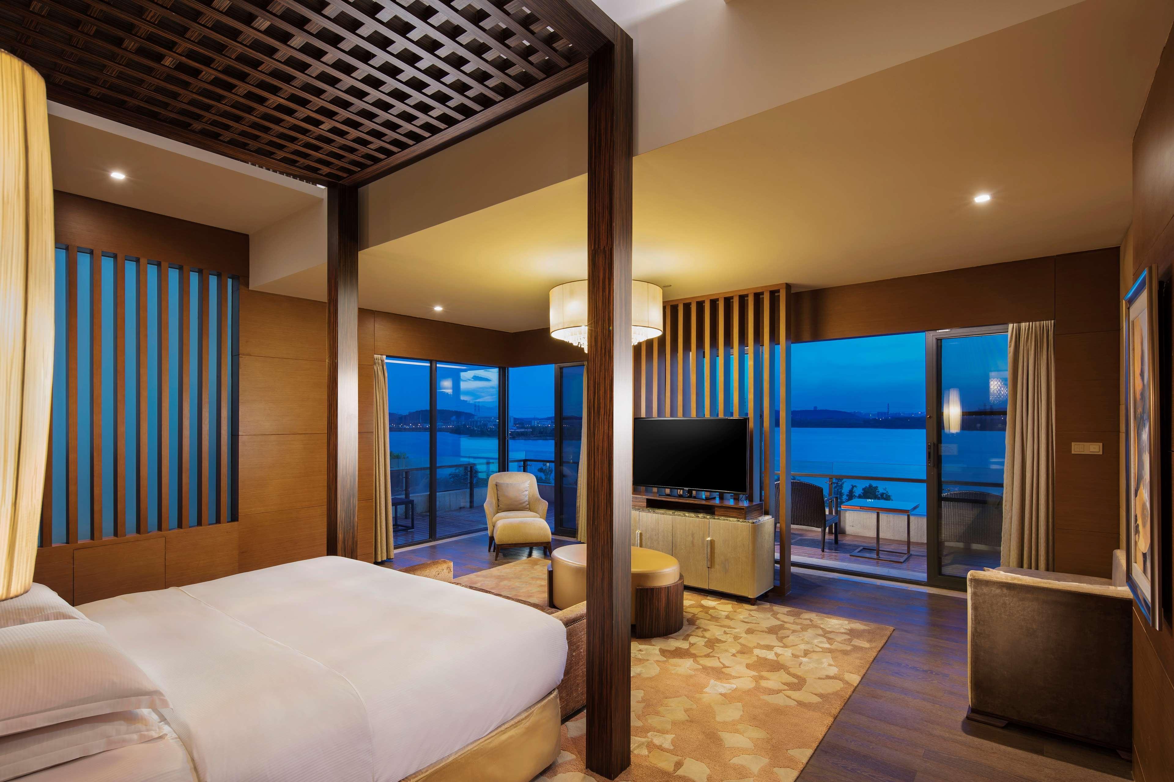 Hilton Wuhan Optics Valley Dış mekan fotoğraf