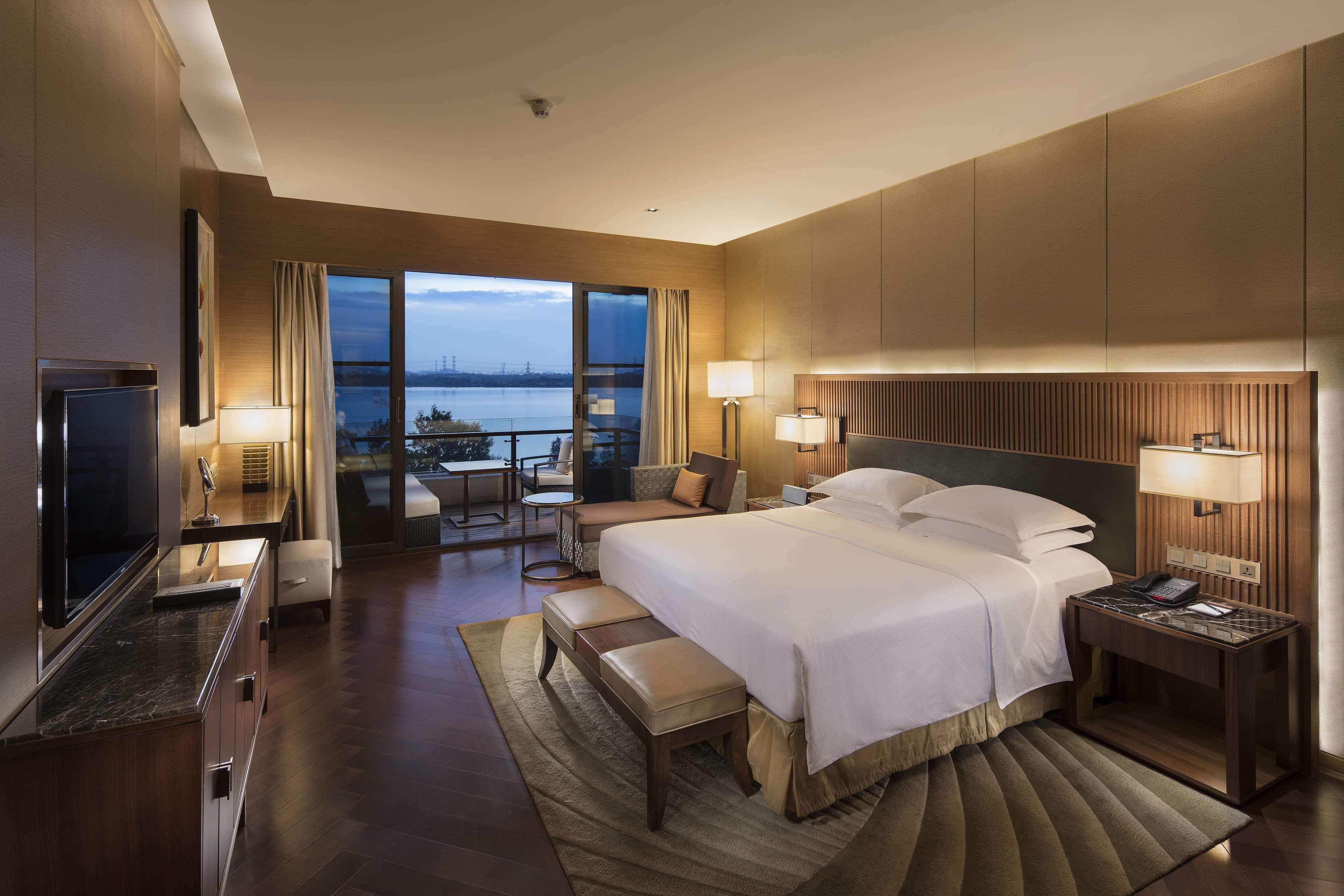 Hilton Wuhan Optics Valley Dış mekan fotoğraf