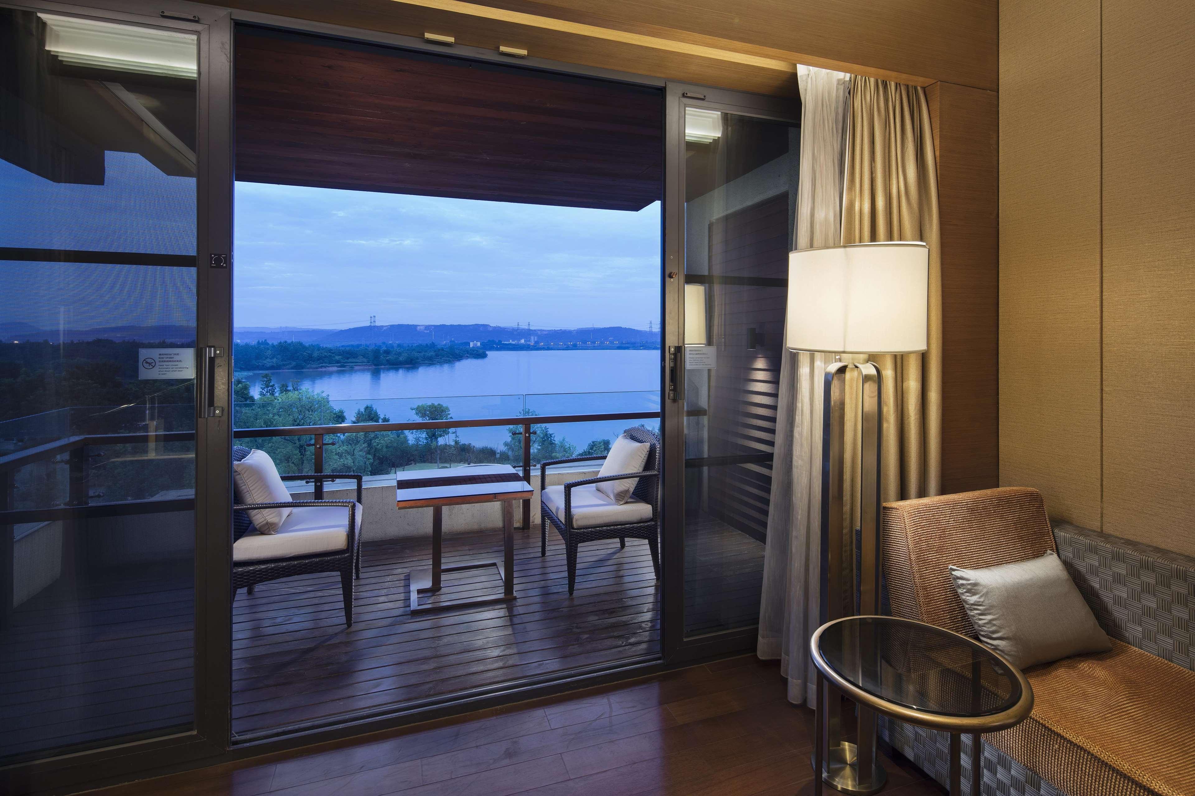 Hilton Wuhan Optics Valley Dış mekan fotoğraf
